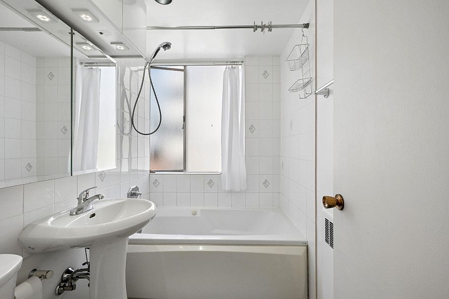 401 1315 Cardero Street Vancouver, BC - 22