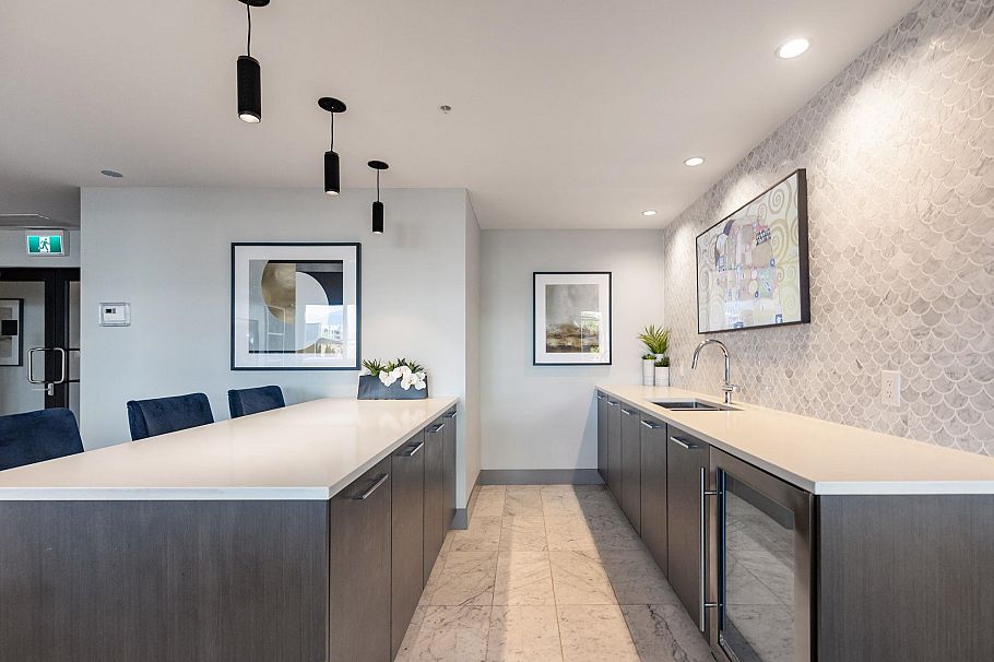 1208 118 Carrie Cates Court North Vancouver, BC - 33