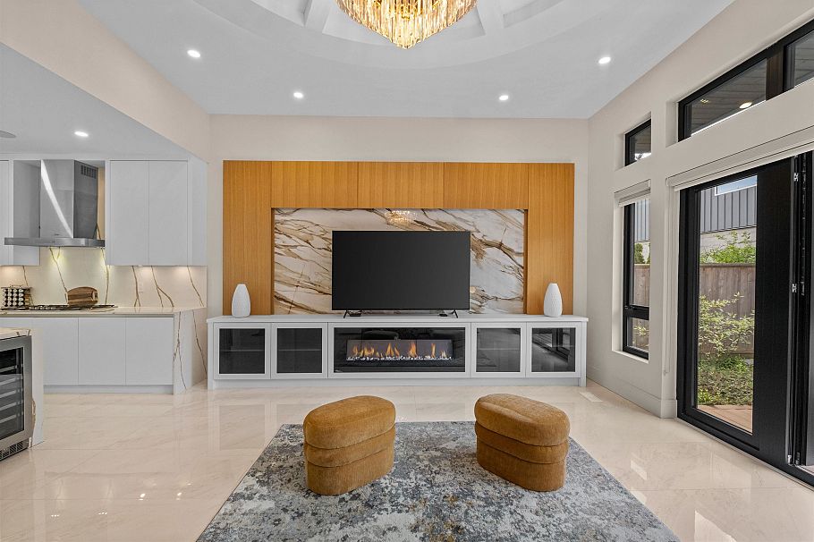 1126 Heywood Street North Vancouver, BC - 6
