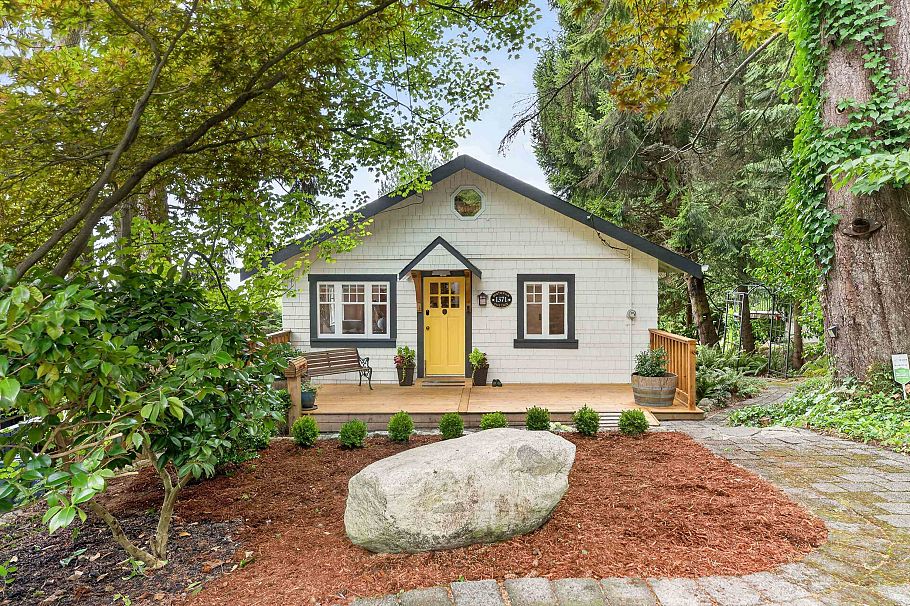 1371 Borthwick Road North Vancouver, BC - 2