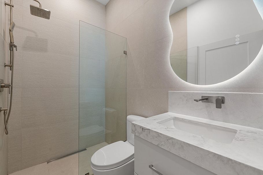 1605 E 21st Avenue Vancouver, BC - 22