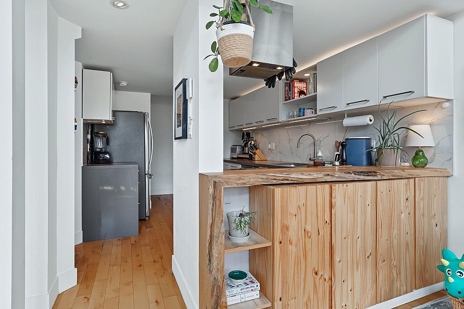 308 1330 Graveley Street Vancouver, BC - 9