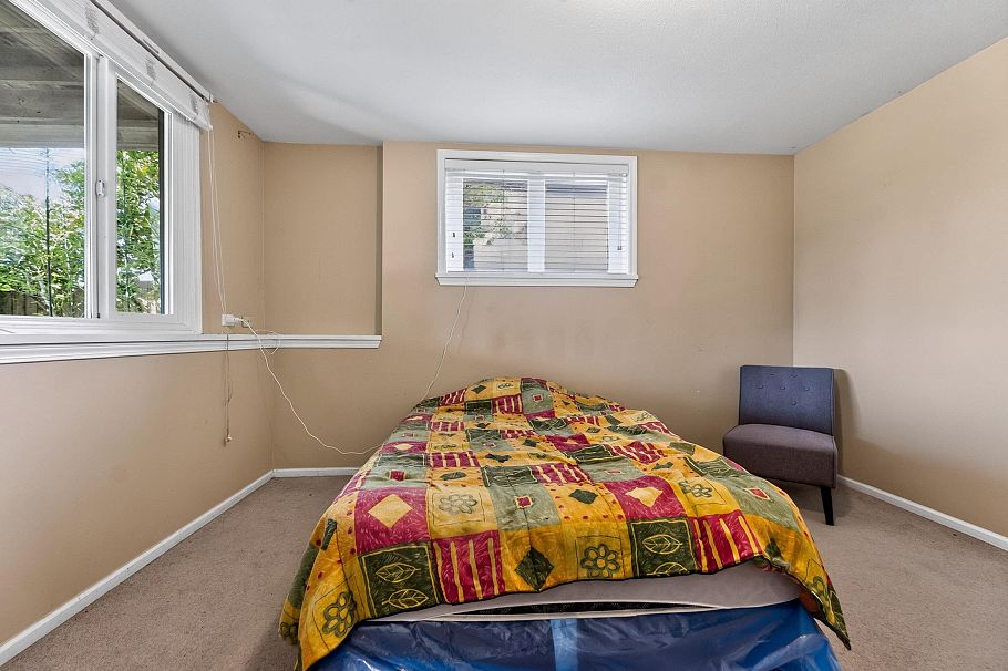 341 W 24th Street North Vancouver, BC - 27