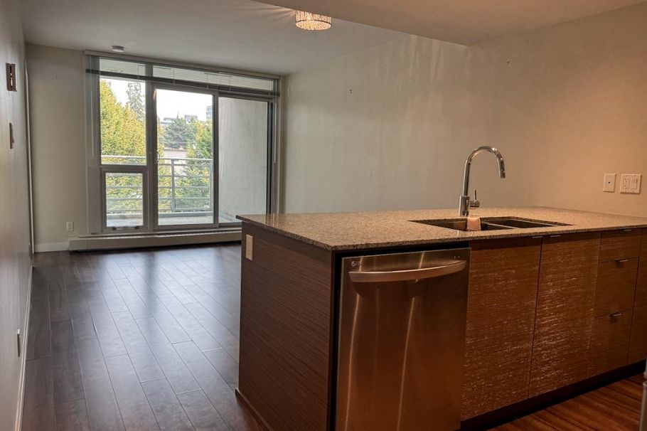 321 135 E 17th Street North Vancouver, BC - 7
