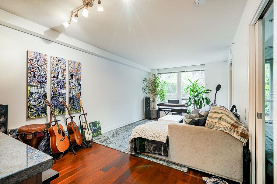210 1055 Richards Street Vancouver, BC - 12