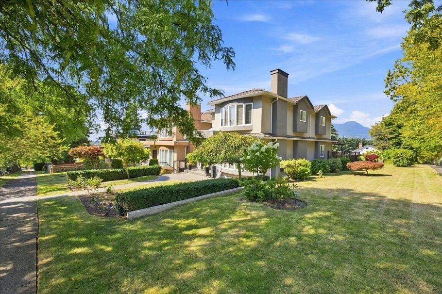 3493 Oxford Street Vancouver, BC - 3