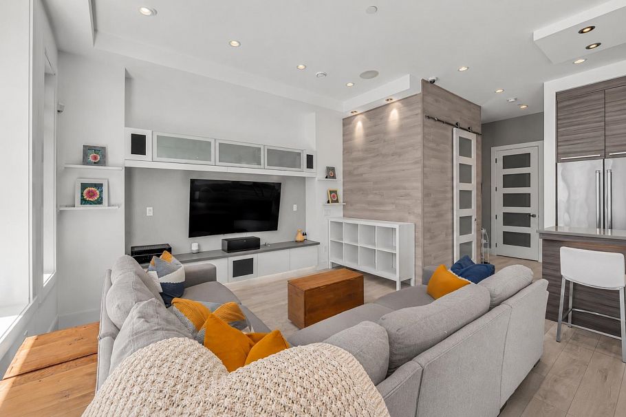 730 E 11th Avenue Vancouver, BC - 6