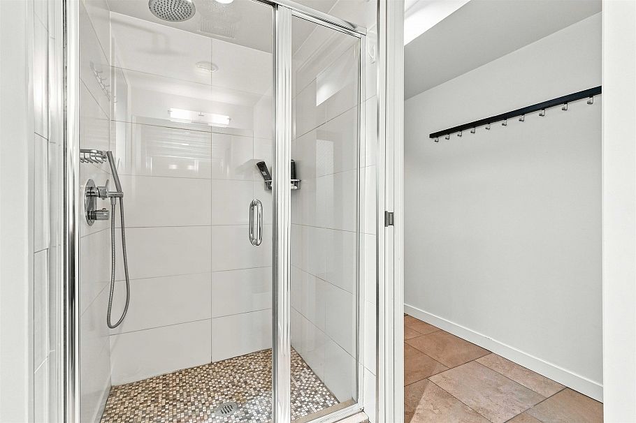 2285 Tompkins Crescent North Vancouver, BC - 24