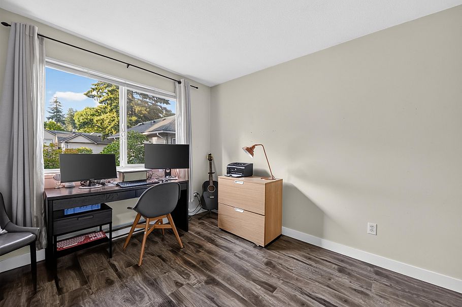 7 828 W 16th Street North Vancouver, BC - 18
