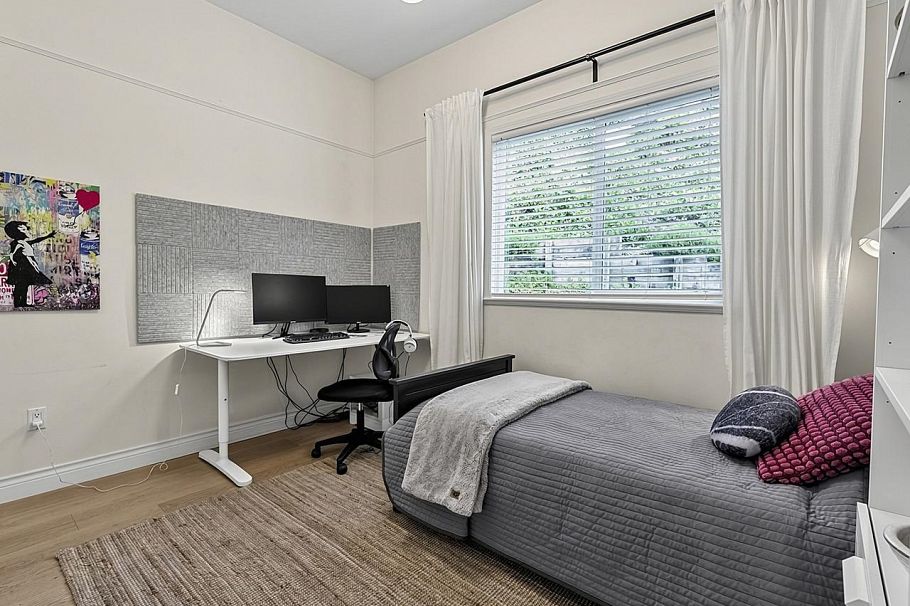 1074 Kilmer Road North Vancouver, BC - 23