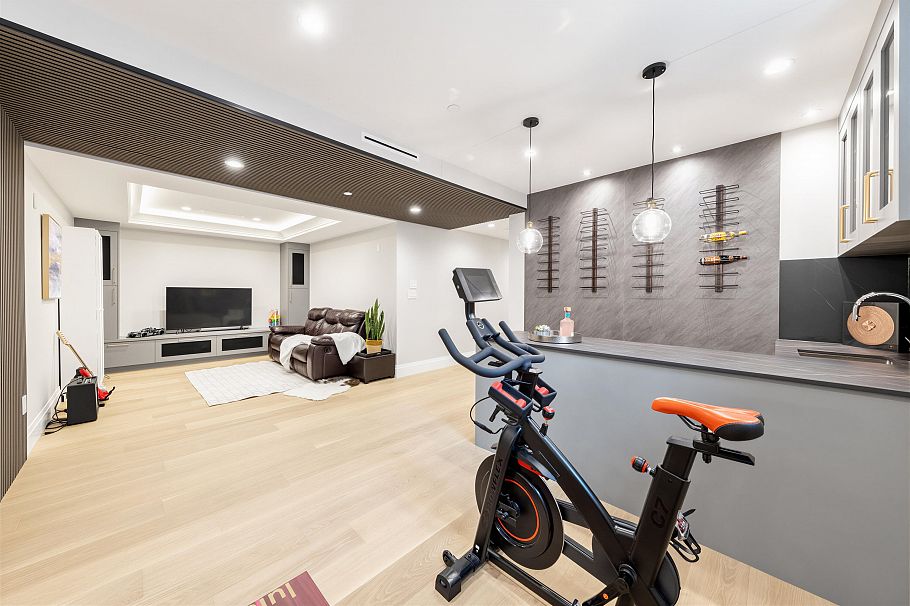 2755 W 38th Avenue Vancouver, BC - 34