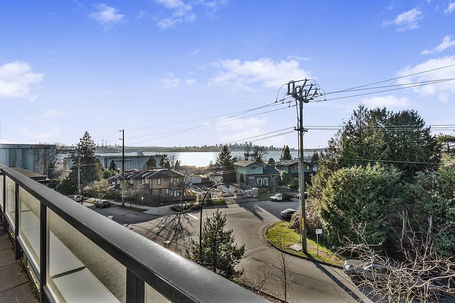 11 528 E 2nd Street North Vancouver, BC - 31