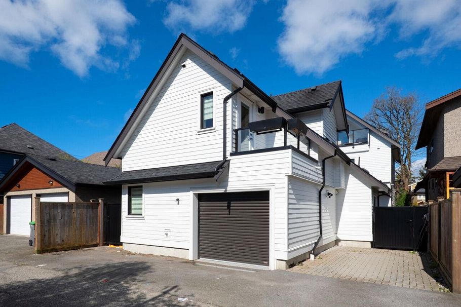 1026 E 13th Avenue Vancouver, BC - 4
