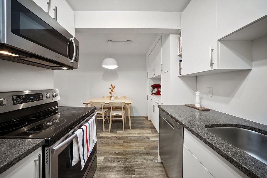 209 975 W 13th Avenue Vancouver, BC - 14
