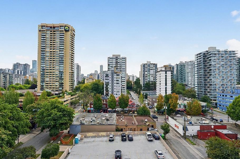 901 1850 Comox Street Vancouver, BC - 4