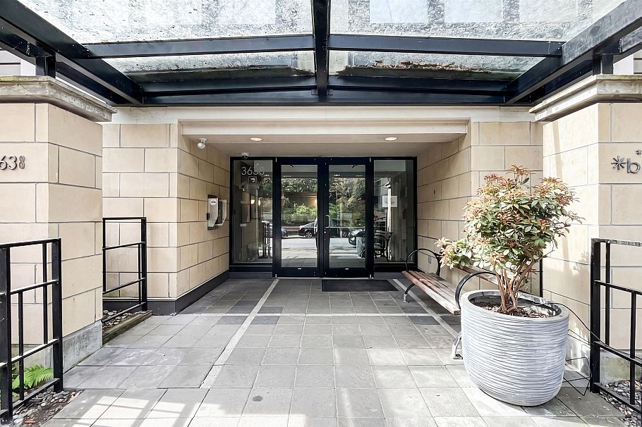 305 3638 Vanness Avenue Vancouver, BC - 1