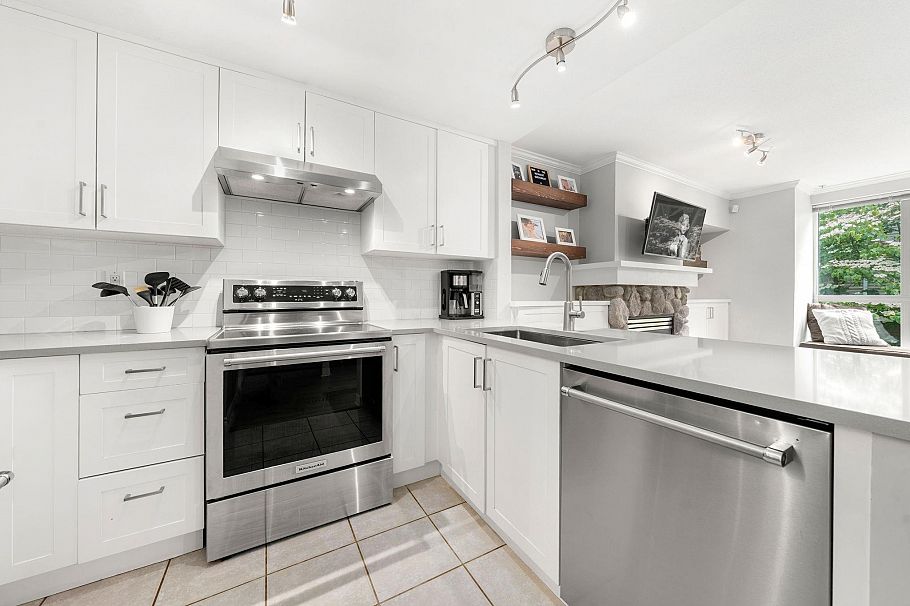 6 1073 Lynn Valley Road North Vancouver, BC - 10