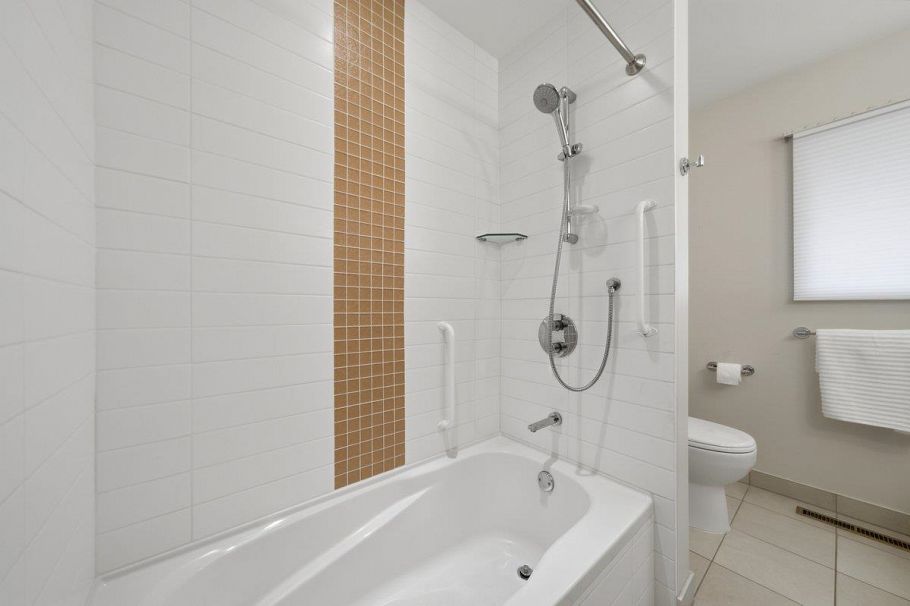 3250 Delbrook Avenue North Vancouver, BC - 23