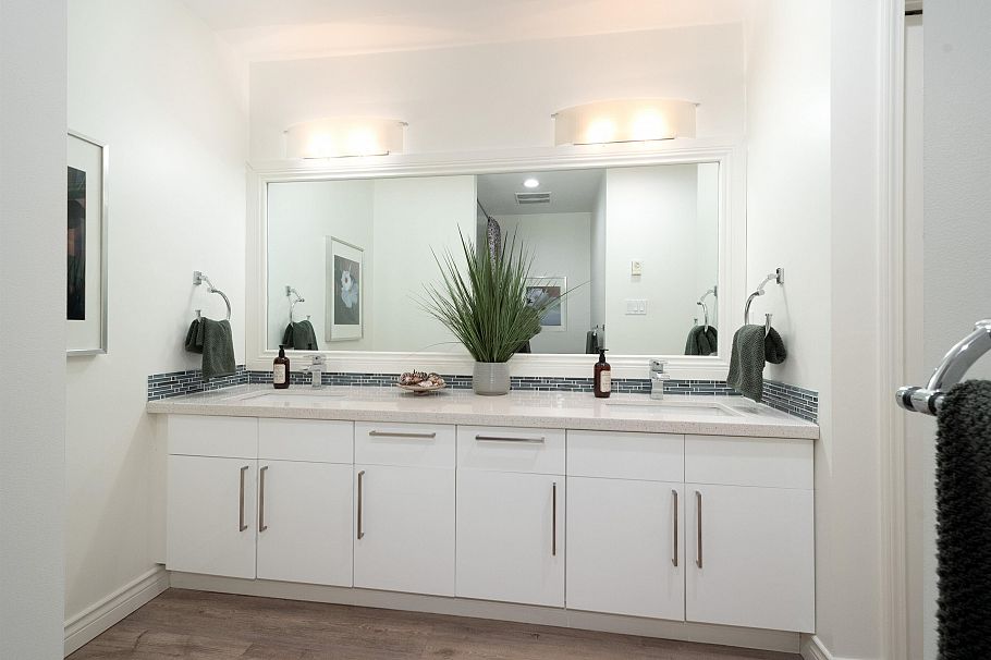 706 1500 Ostler Court North Vancouver, BC - 24