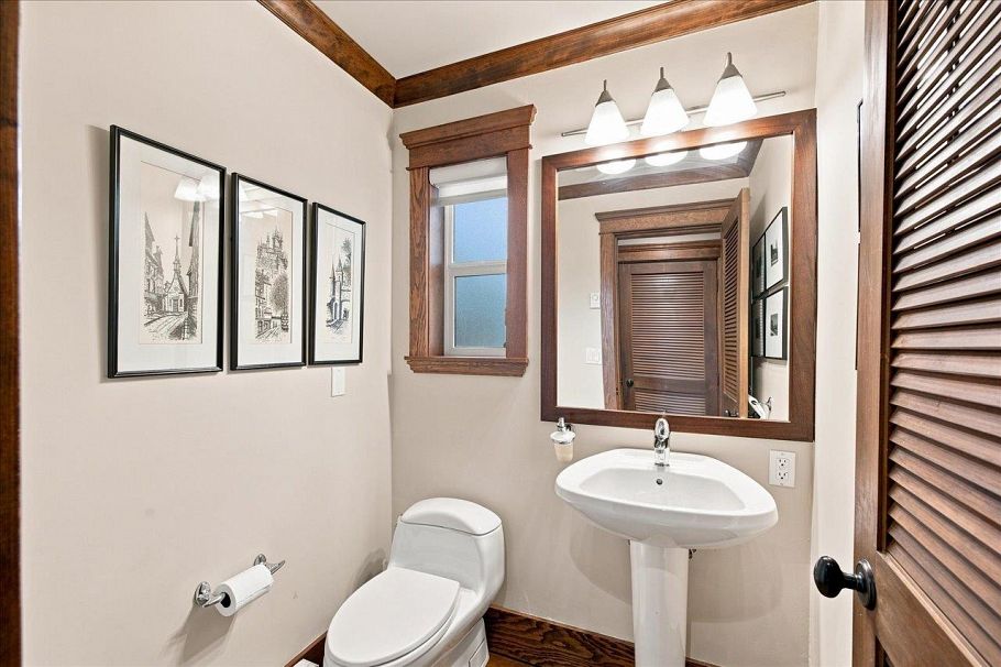 2813 W 3rd Avenue Vancouver, BC - 16