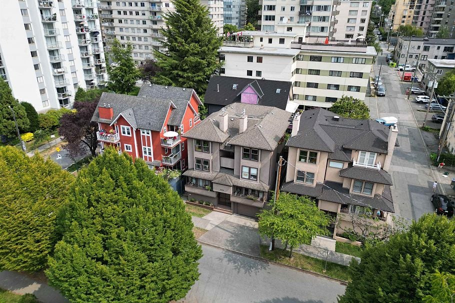 3 886 Broughton Street Vancouver, BC - 3