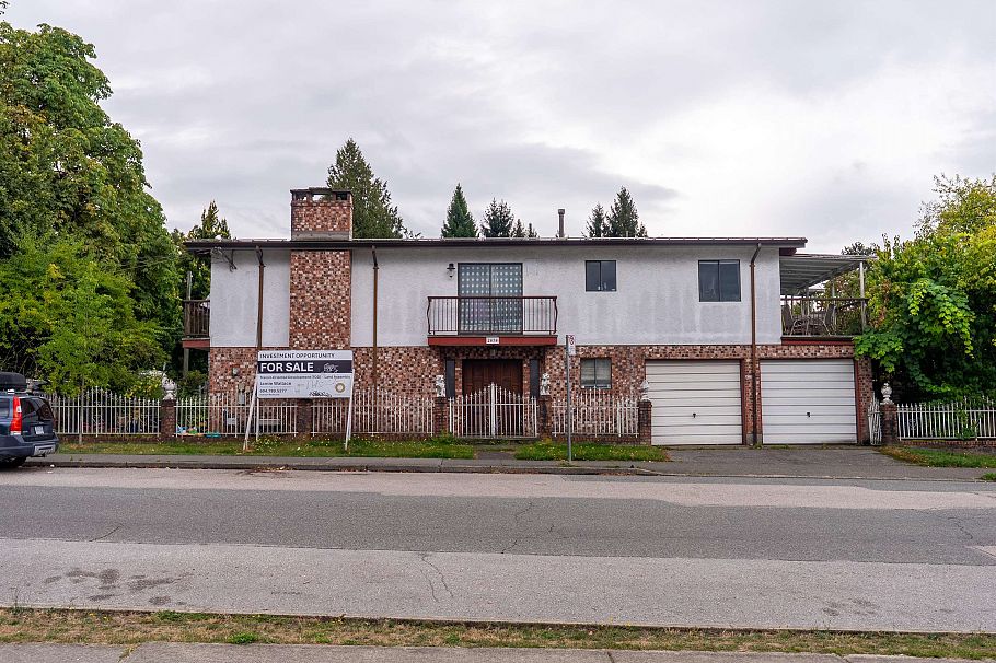 2474 E 24th Avenue Vancouver, BC - 32