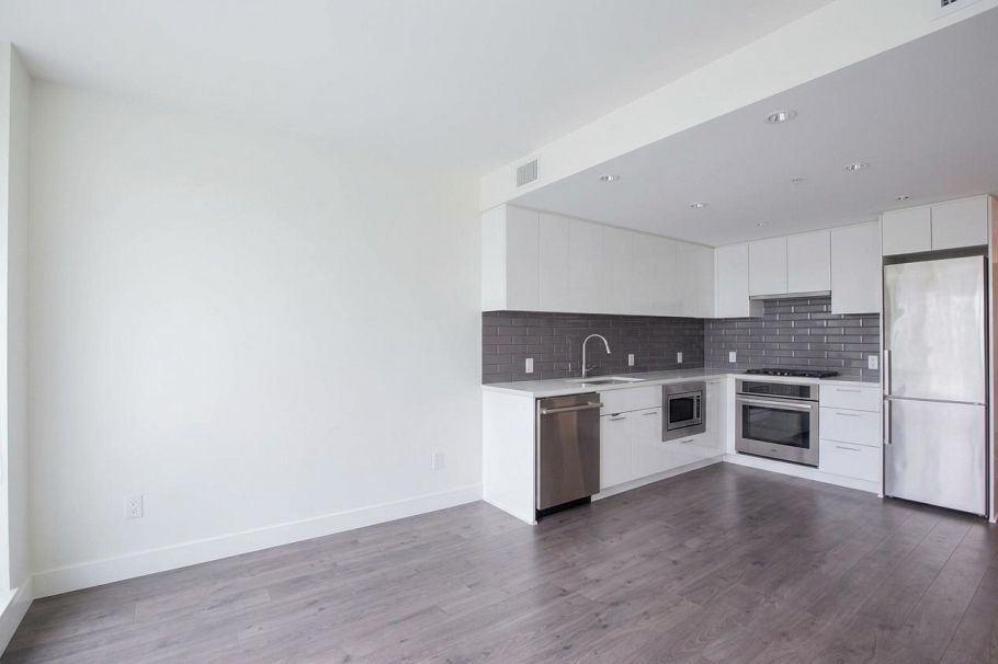 1002 8533 River District Crossing Vancouver, BC - 2