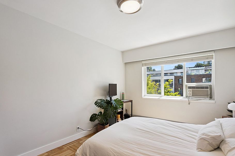 303 2469 Cornwall Avenue Vancouver, BC - 13