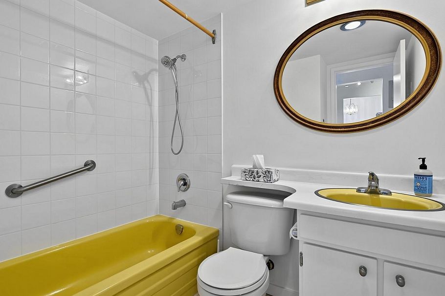 901 1850 Comox Street Vancouver, BC - 21