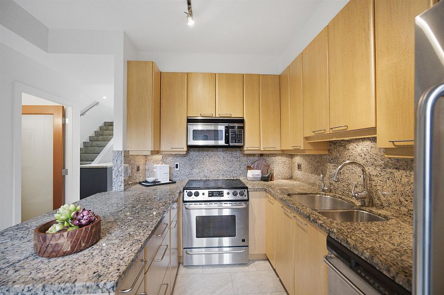 1182 Richards Street Vancouver, BC - 15