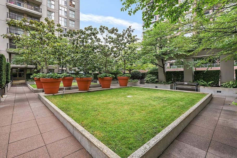 504 969 Richards Street Vancouver, BC - 4