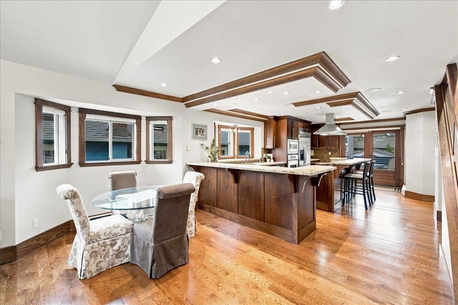 2813 W 3rd Avenue Vancouver, BC - 9