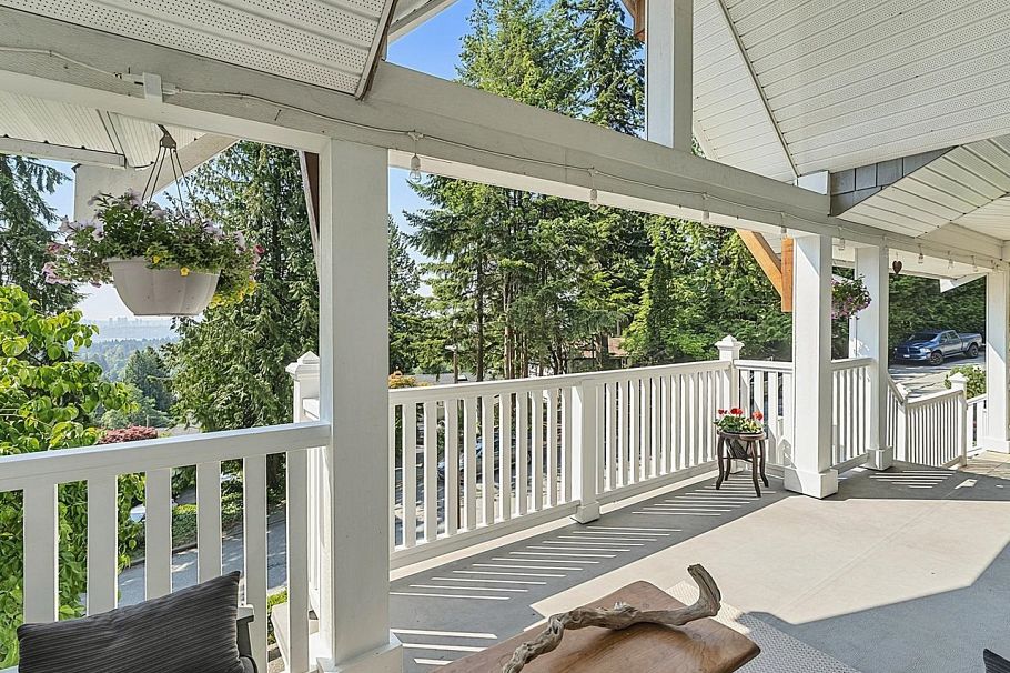 1074 Kilmer Road North Vancouver, BC - 28