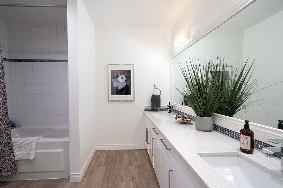 706 1500 Ostler Court North Vancouver, BC - 23