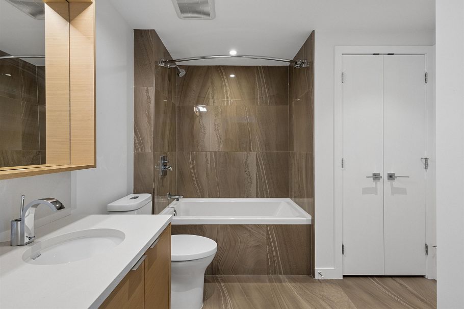 1009 1688 Pullman Porter Street Vancouver, BC - 12