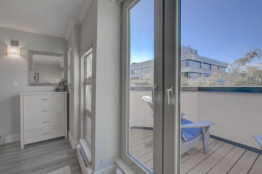1360 W 8th Avenue Vancouver, BC - 23