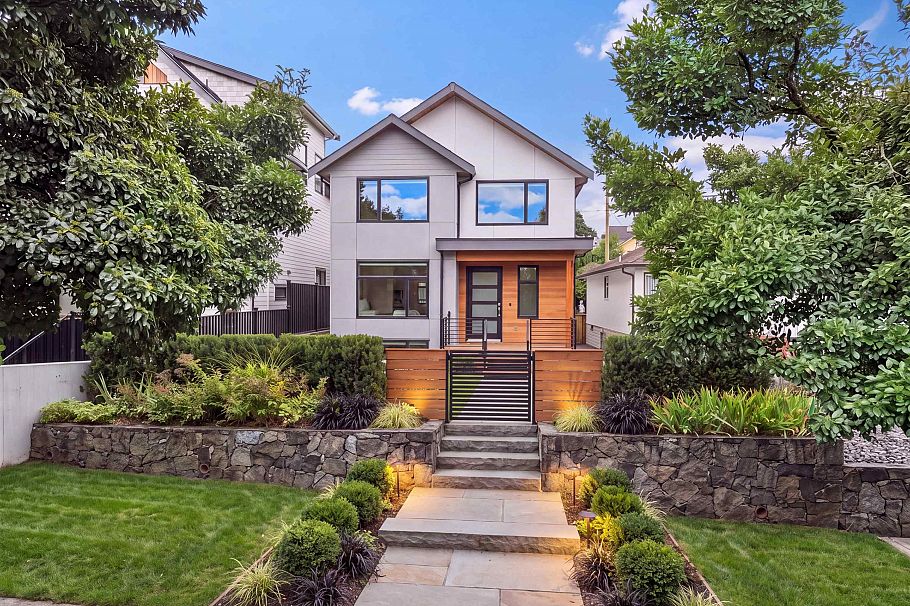 2608 E 4th Avenue Vancouver, BC - 9