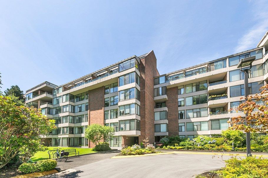 309 4101 Yew Street Vancouver, BC - 1