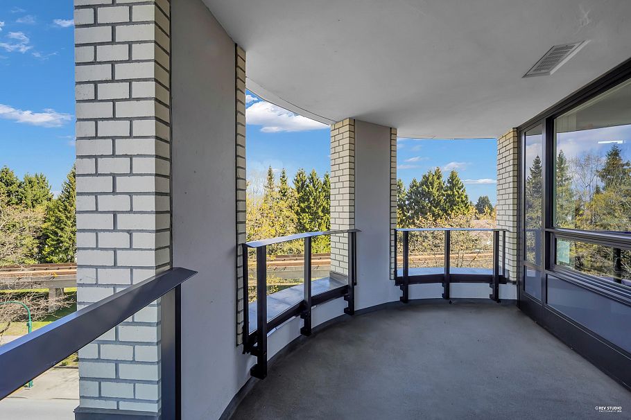 805 5470 Ormidale Street Vancouver, BC - 17