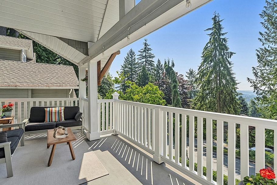 1074 Kilmer Road North Vancouver, BC - 27