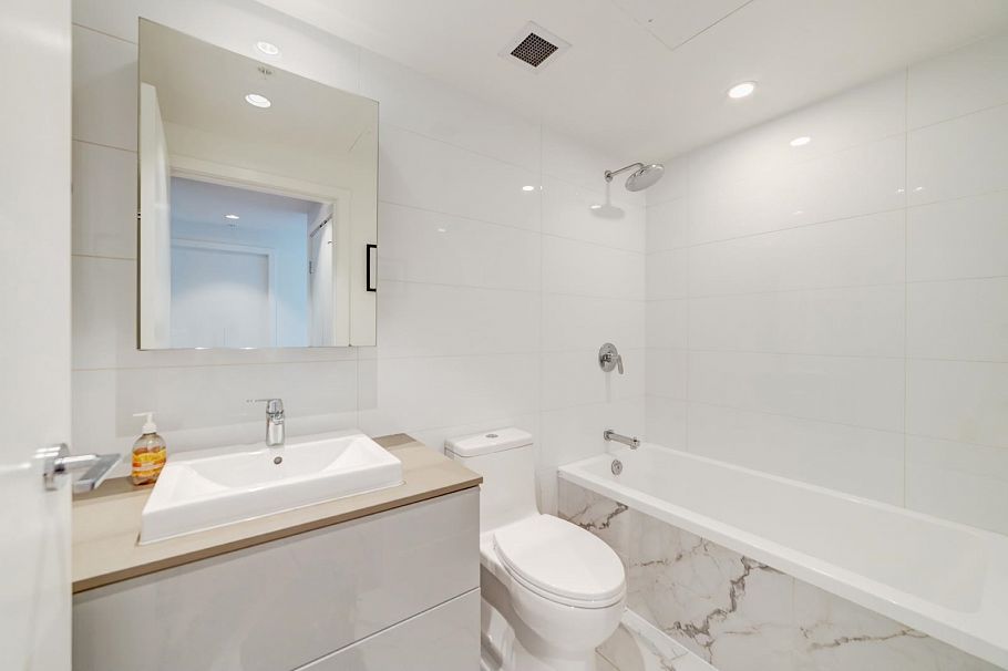 301 1675 Lions Gate Lane North Vancouver, BC - 11