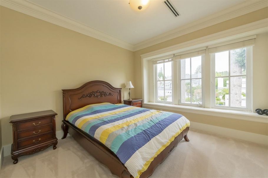 1121 W 39th Avenue Vancouver, BC - 17