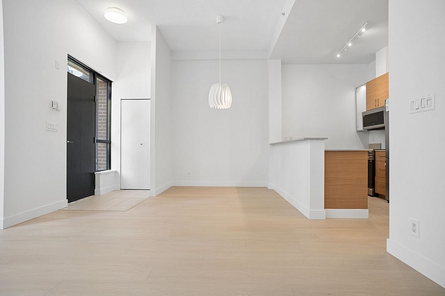 TH938 Homer Street Vancouver, BC - 2
