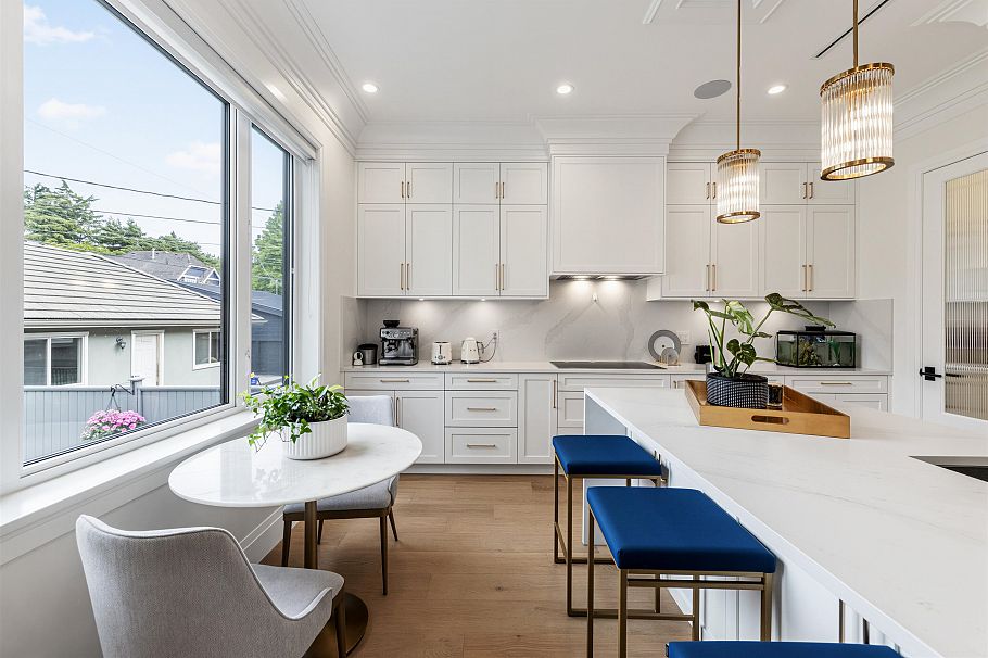 2755 W 38th Avenue Vancouver, BC - 11
