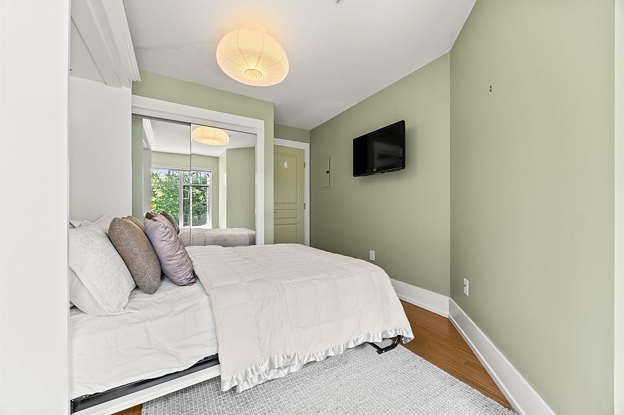 306 1140 Strathaven Drive North Vancouver, BC - 25