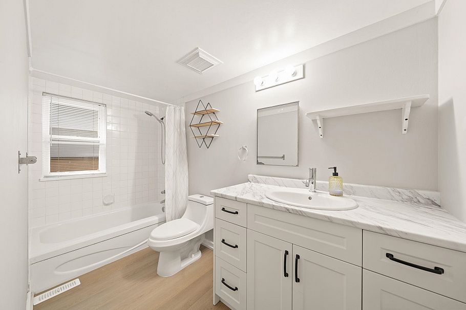 5743 St. Margarets Street Vancouver, BC - 26