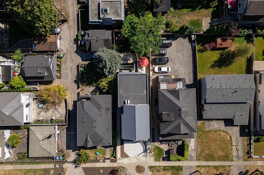 1 60 E 17th Avenue Vancouver, BC - 35