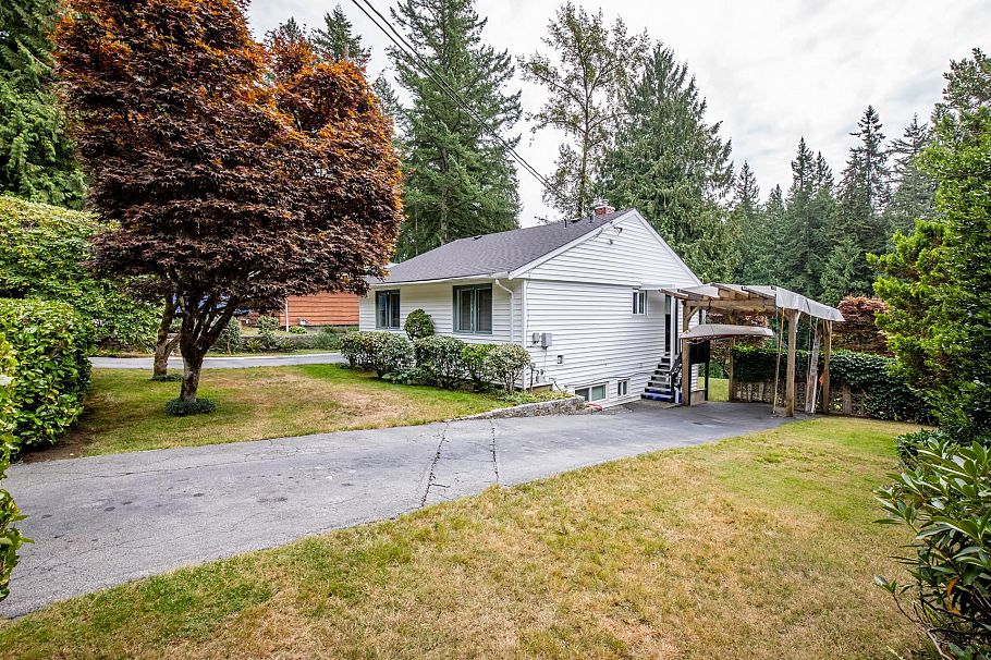 741 Wellington Drive North Vancouver, BC - 14