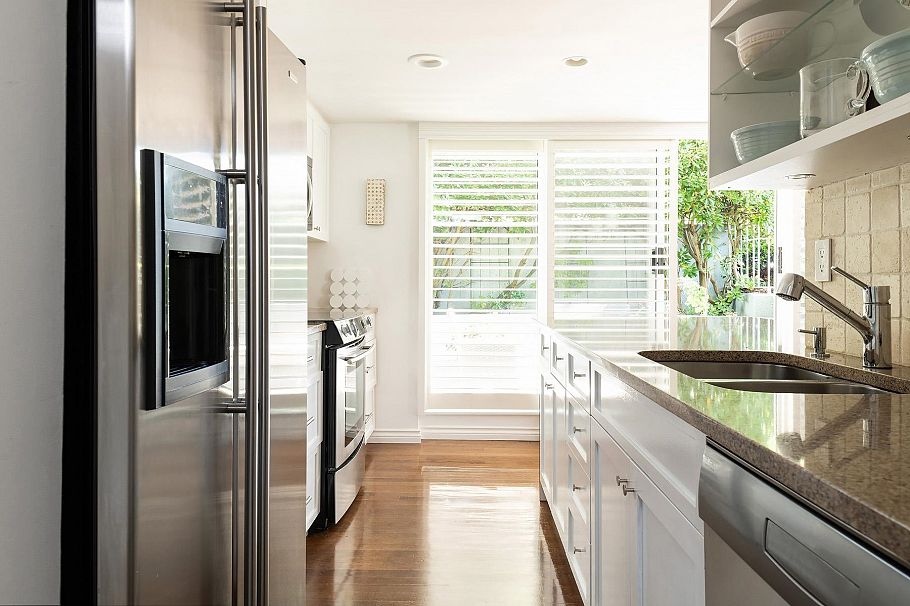 1 5939 Yew Street Vancouver, BC - 10