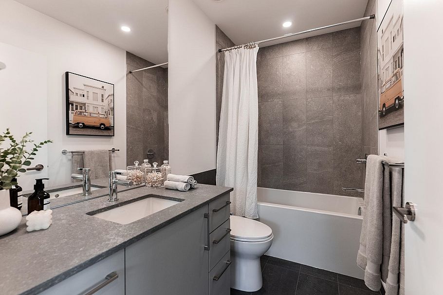 1 60 E 17th Avenue Vancouver, BC - 25